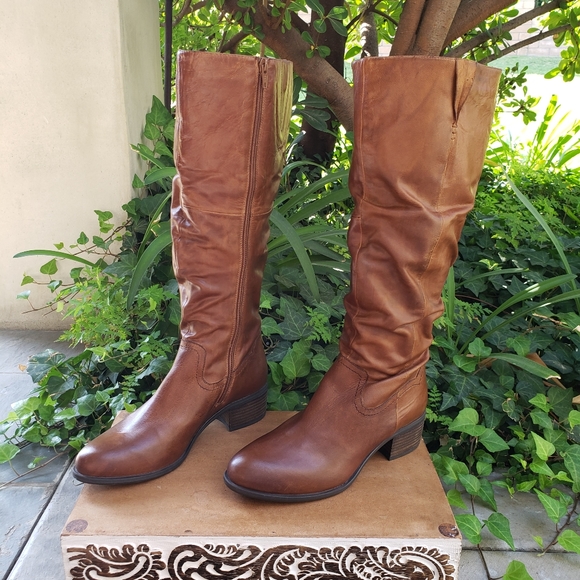 Simple Chic Cognac Leather Steve Madden Boots - Picture 8 of 11